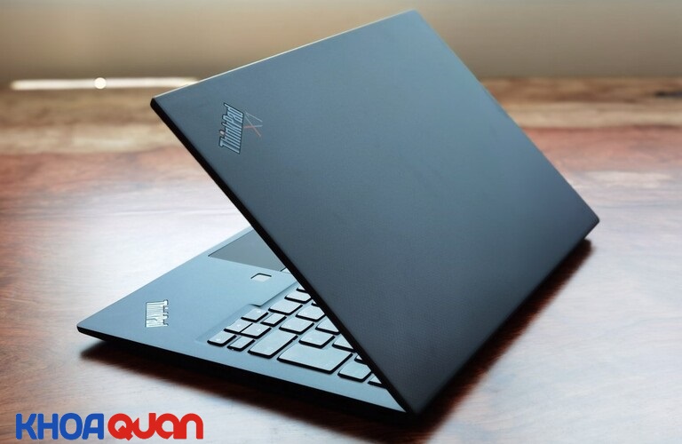 Lenovo Thinkpad X1 Carbon Gen 8 là chiếc laptop doanh nhân thiết kế hiện đại, cấu hình ấn tượng