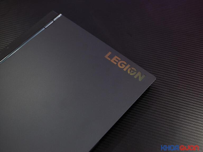 Logo Legion trở thành điểm nhấn của tổng thể thiết kế của sản phẩm Lenovo này 
