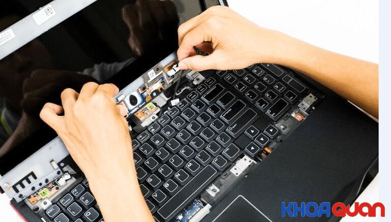 Bàn phím laptop Lenovo nhảy chữ loạn xạ thì cần mang đến cơ sở sửa chữa laptop uy tín để được khắc phục lỗi