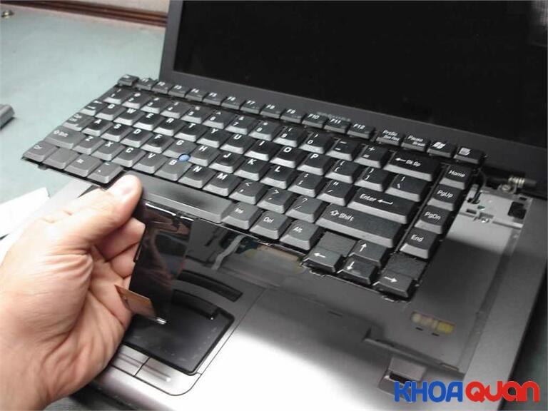 Thay bàn phím mới nếu bàn phím cũ của laptop Lenovo bị hư